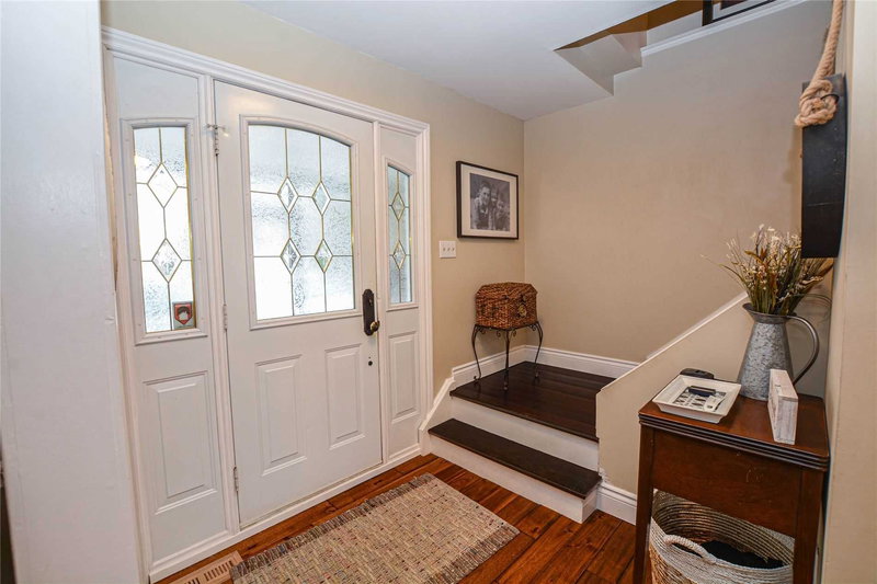 15 Jasper Cres, Brampton, L6S1W8 | Image 2