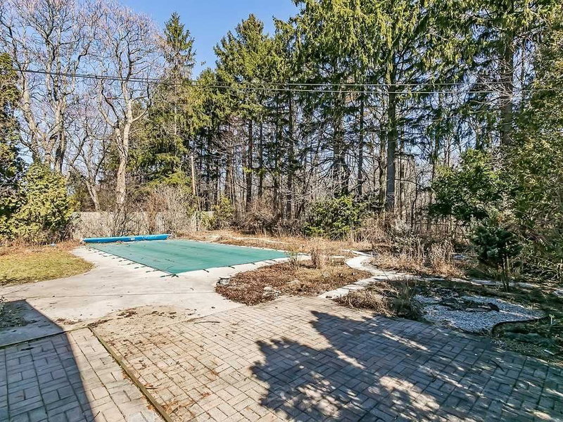 145 Wolfdale Ave, Oakville, L6L 4R9 | Image 2