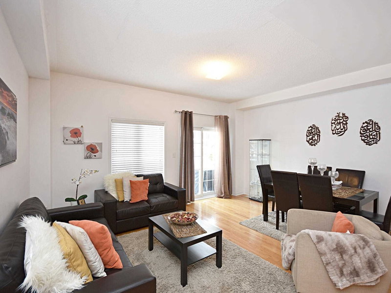 5183 Angel Stone Dr, Mississauga, L5M0L5 | Image 3