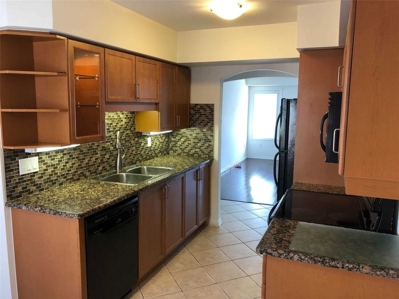 5 - 750 Neighbourhood Circ, Mississauga, L5B0B7 | Image 2