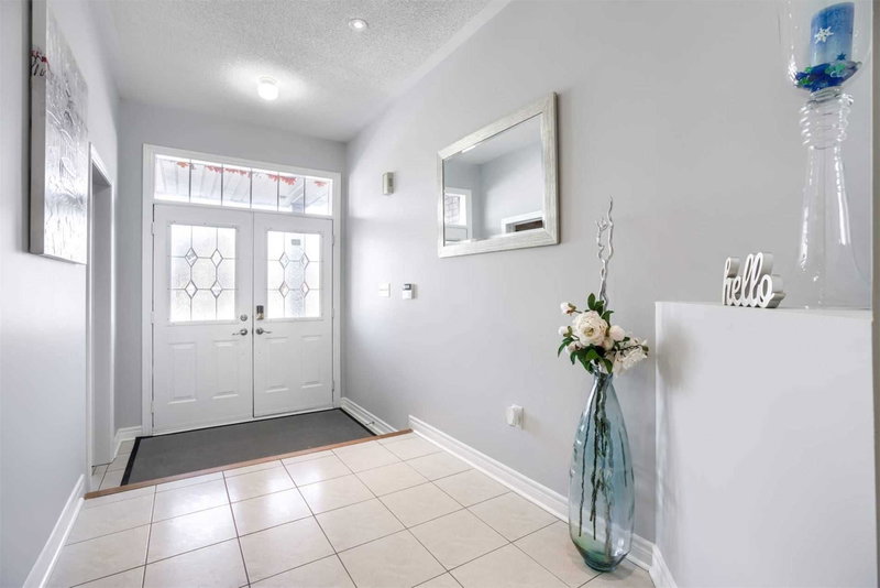 66 Citadel Cres, Brampton, L6P1X8 | Image 3