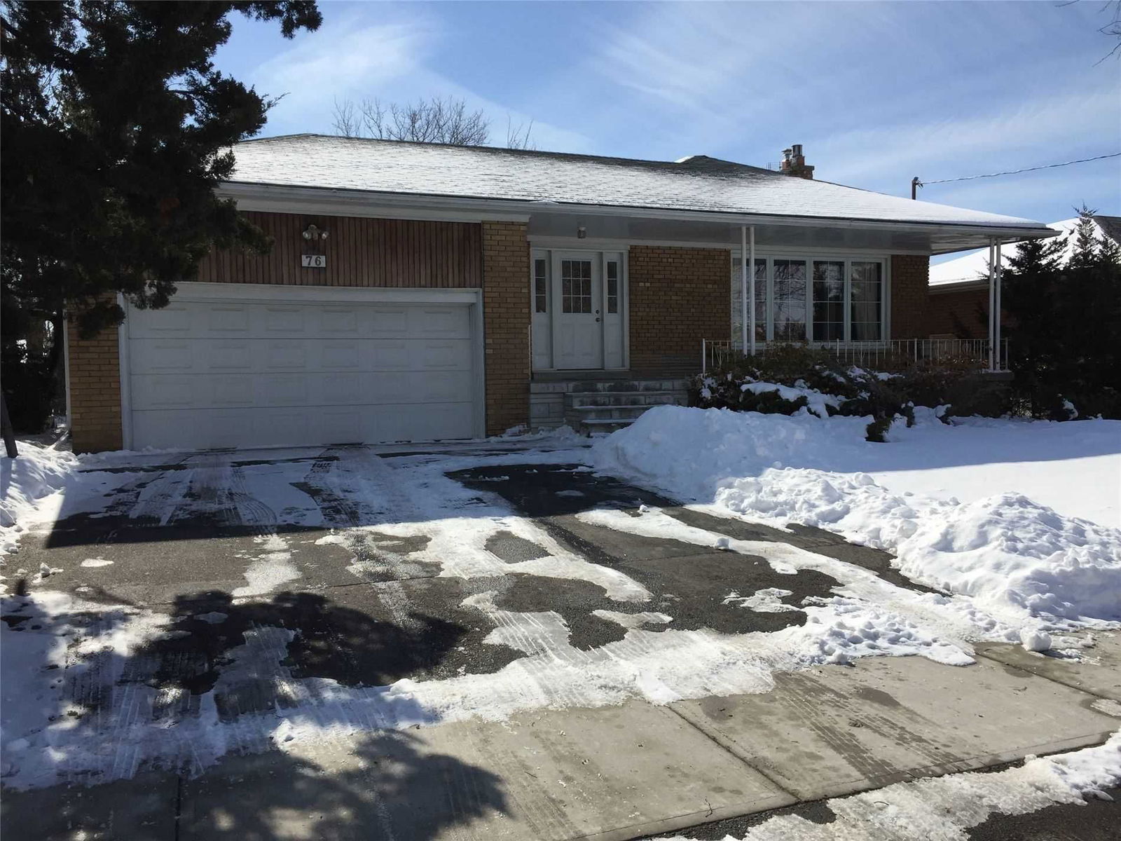 Detached House sold at 76 Dalegrove Crescent, Toronto, Eringate-Centennial-West Deane, M9B6A9 - MLS: W4707408