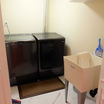 Unit Bsmt — 2194 Pell Cres, Oakville - West Oak Trails image-0-4