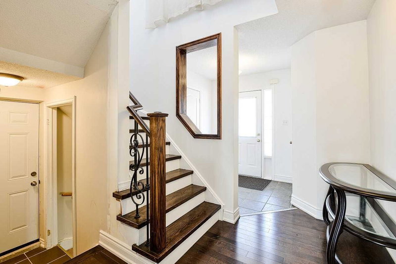 84 Tideland Dr, Brampton, L7A2W1 | Image 2