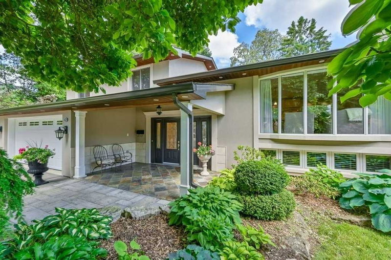 207 Penn Dr, Burlington, L7N2B6 | Image 2