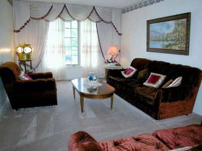 2606 Ambercroft Tr, Mississauga, L5M4K3 | Image 3