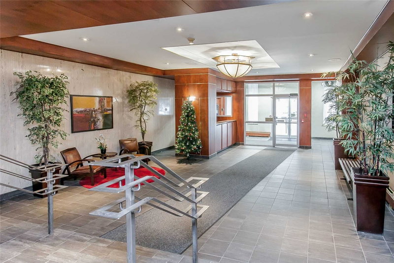 1706 - 975 Warwick Crt, Burlington, L7T 3Z7 | Image 2