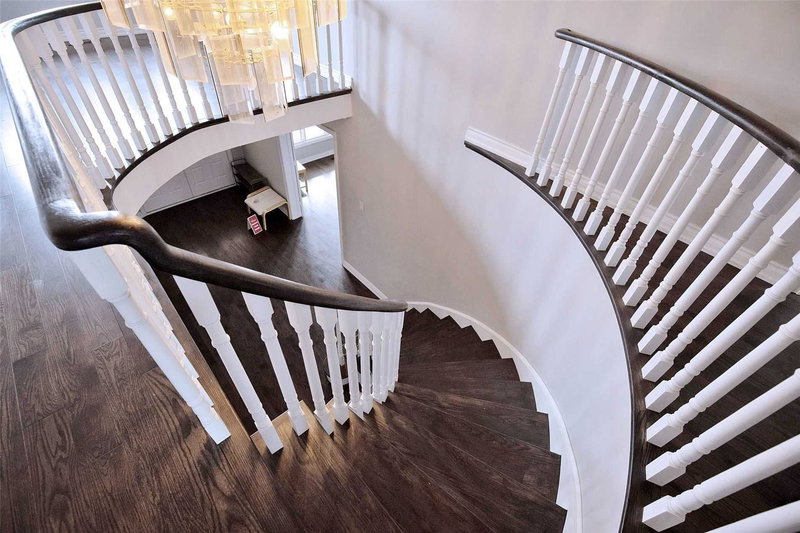 2602 Mason Hts, Mississauga, L5B2S2 | Image 3