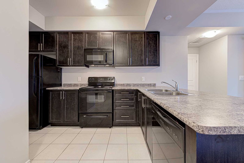 301 - 272 Georgian Dr, Oakville, L6H6K1 | Image 3