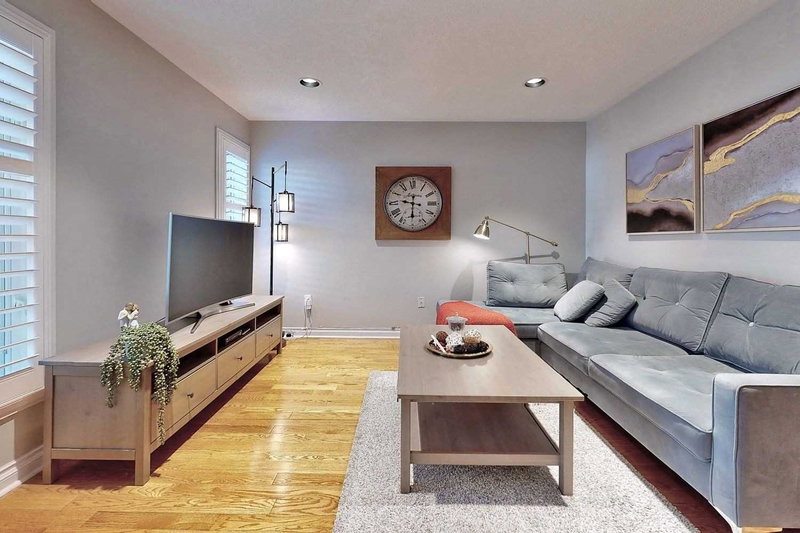 2481 Carberry Way, Oakville, L6M4S5 | Image 2