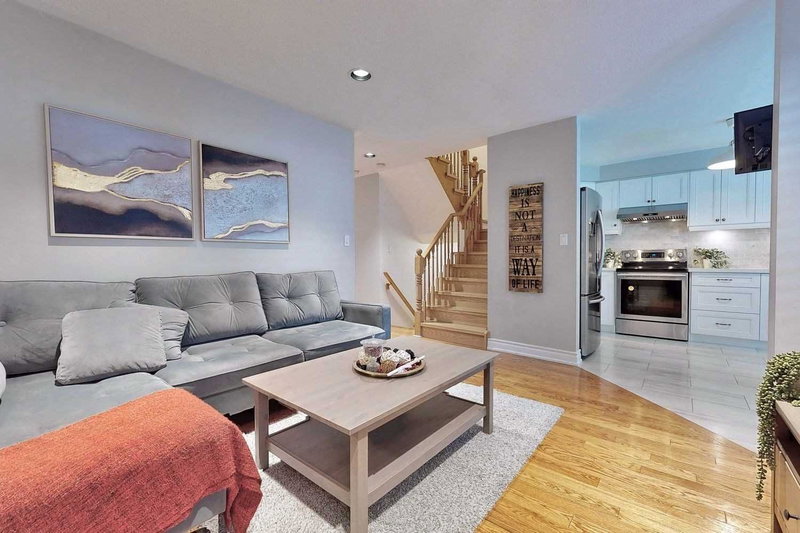 2481 Carberry Way, Oakville, L6M4S5 | Image 3