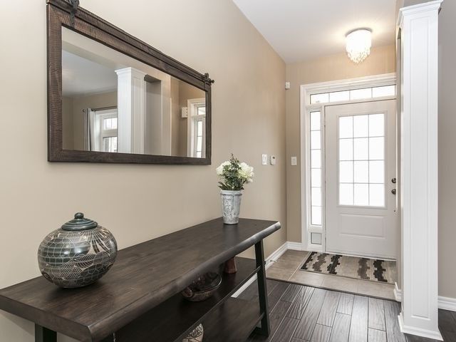 606 Nairn Circ, Milton, L9T7X6 | Image 2