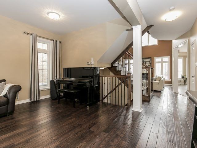 606 Nairn Circ, Milton, L9T7X6 | Image 3