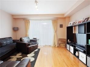 3255 Redpath Circ, Mississauga, L5N8R3 | Image 3