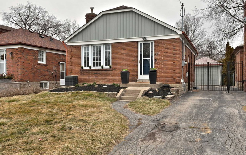 48 Murrie St, Toronto, M8V1X7 | Image 2