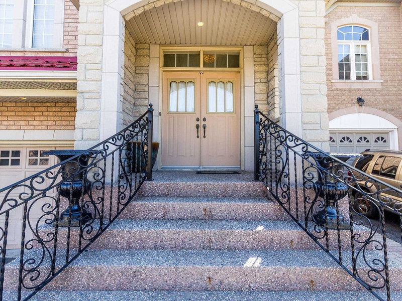 4637 James Austin Dr, Mississauga, L4Z 4G9 | Image 2