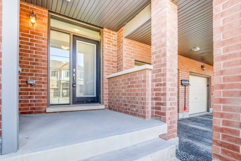 1293 Clarriage Crt, Milton, L9E 1J4 | Image 2