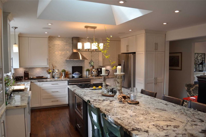 1348 Trotwood Ave, Mississauga, L5G3Z6 | Image 3