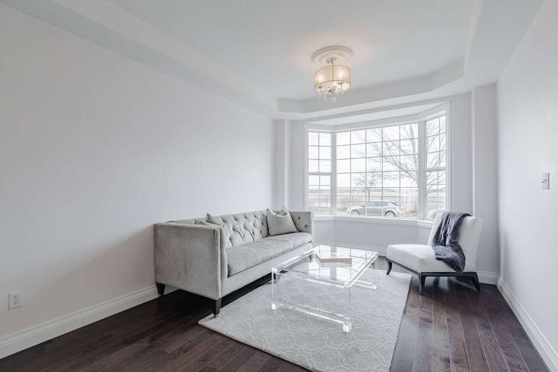 687 Marley Cres, Milton, L9T5M1 | Image 2