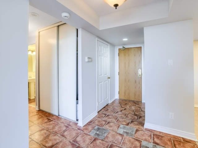 711 - 330 Mill St S, Brampton, L6Y3V3 | Image 3