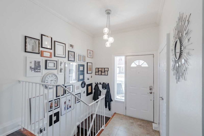 1392 Northmount Ave, Mississauga, L5E1Y5 | Image 3