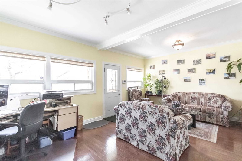 126 Sixteenth St, Toronto, M8V3K1 | Image 2