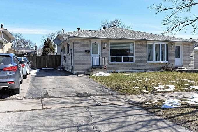 65 Newstead Cres, Brampton, L6V2A8 | Image 2