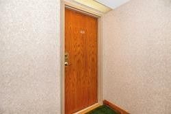 703 - 330 Mill St S, Brampton, L6Y3V3 | Image 2