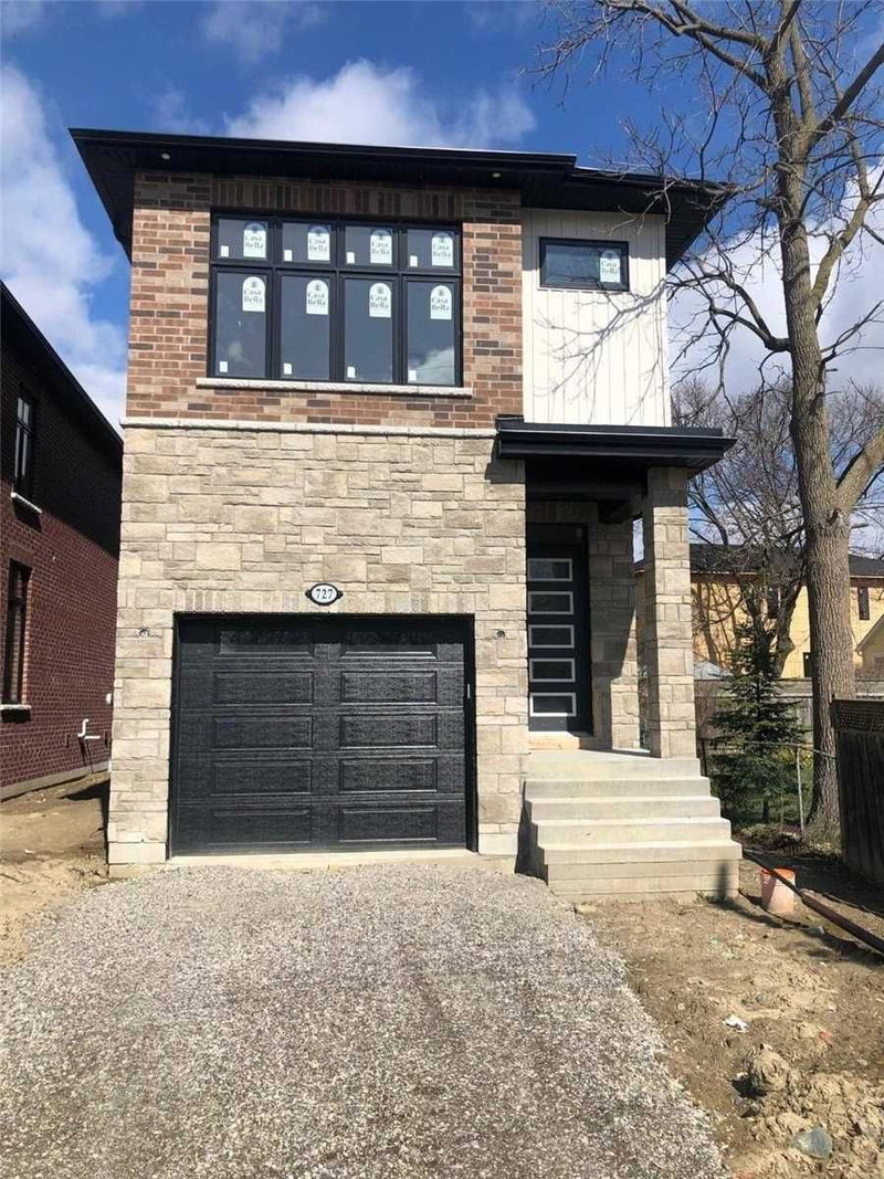 727 Ebony Ave, Mississauga, L5E 1A1 | Image 2