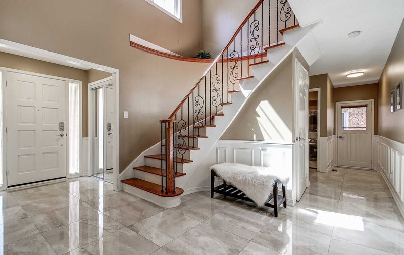 1928 Aldermead Rd, Mississauga, L5M 2Z9 | Image 2