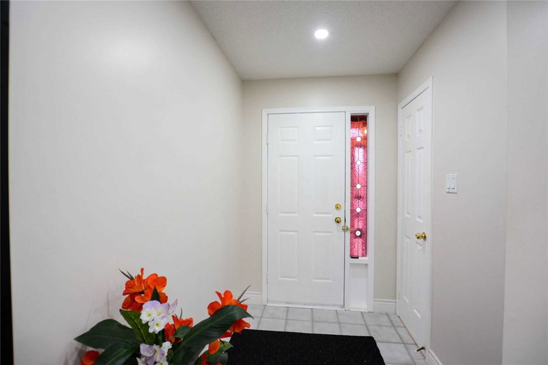 735 Constellation Dr, Mississauga, L5R2V7 | Image 3