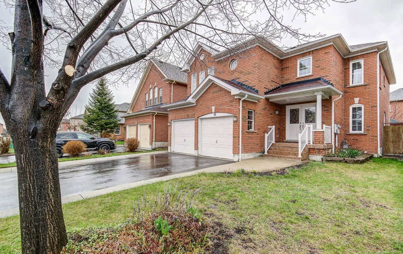 16 Whitford Crt, Brampton, L6R2S2 | Image 2
