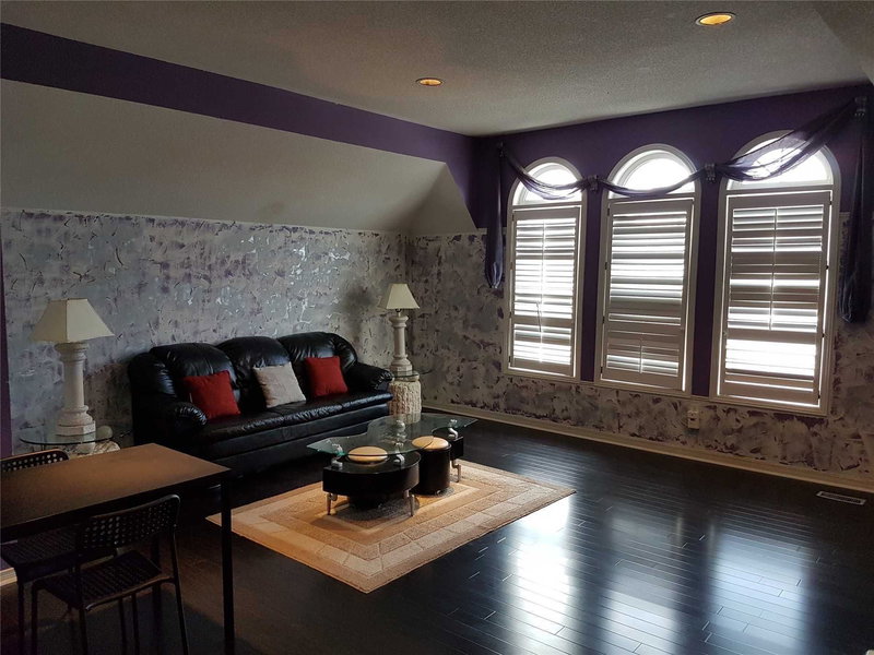 2538 Raglan Crt, Mississauga, L5M5L5 | Image 2