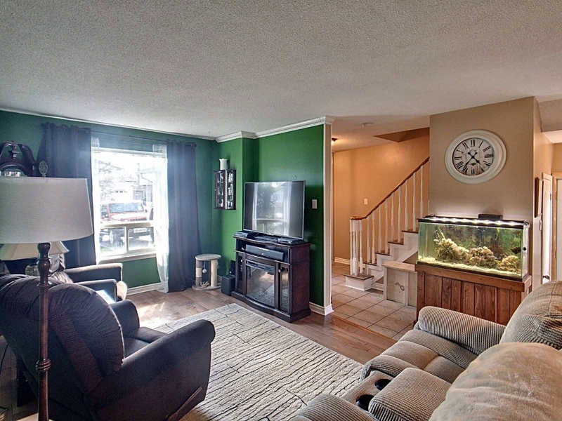 2451 Malcolm Cres, Burlington, L7P3Y7 | Image 2