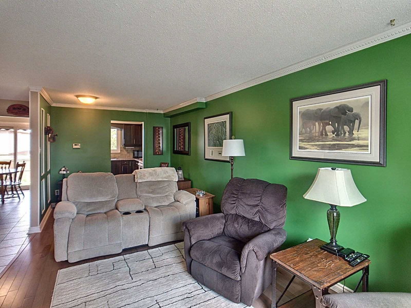 2451 Malcolm Cres, Burlington, L7P3Y7 | Image 3