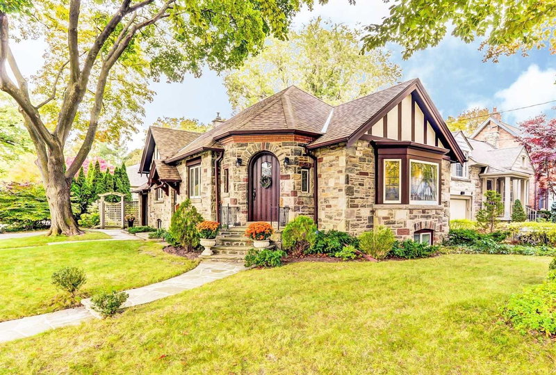 10 Edgemore Dr, Toronto, M8Y2M8 | Image 2