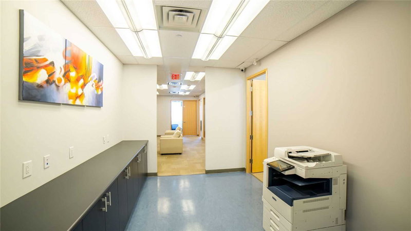 301-C - 231 Oak Park Blvd, Oakville, L6H 7S8 | Image 3