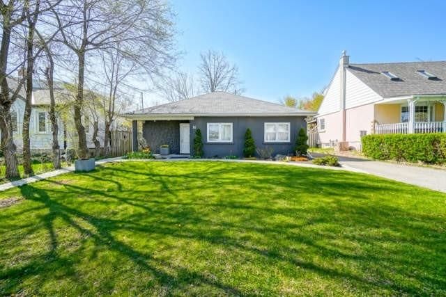 16 Woodward Ave, Brampton, L6V1K1 | Image 2