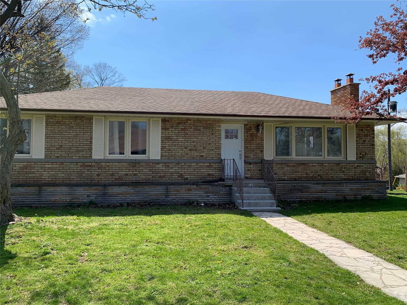 2 Sevenoaks Ave, Toronto, M8Z3P7 | Image 2