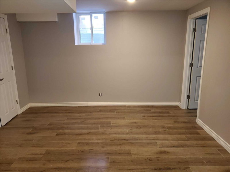 Bsmt - 12 Hadfield Circ, Brampton, L6R0N6 | Image 2