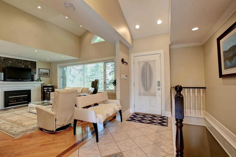 964 Parkland Ave, Mississauga, L5H3H1 | Image 3