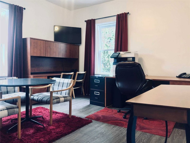 Studio - 164 Trafalgar Rd, Oakville, L6J 3G6 | Image 3