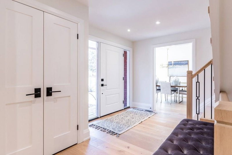 511 Coleen Dr, Oakville, L6J6A4 | Image 2