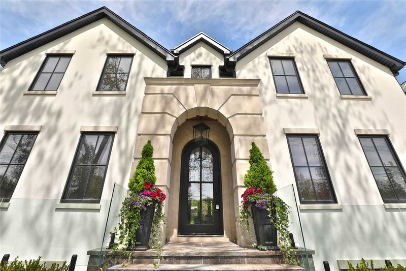 231 Wedgewood Dr, Oakville, L6J4R6 | Image 2