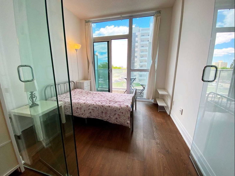 306 - 55 Speers Rd, Oakville, L6K0H9 | Image 3