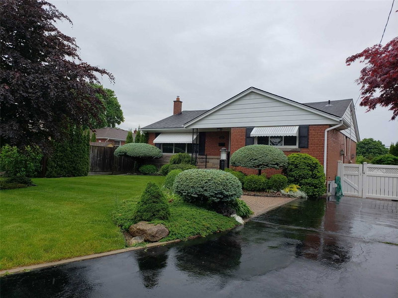 729 Parker Cres, Burlington, L7R3A4 | Image 2