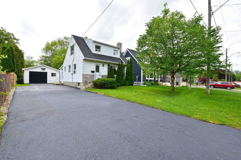 30 Joseph St, Mississauga, L5M1N9 | Image 2