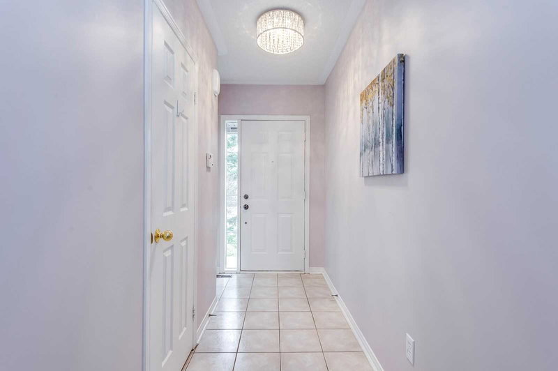 1385 Brookstar Dr, Oakville, L6M3W2 | Image 3