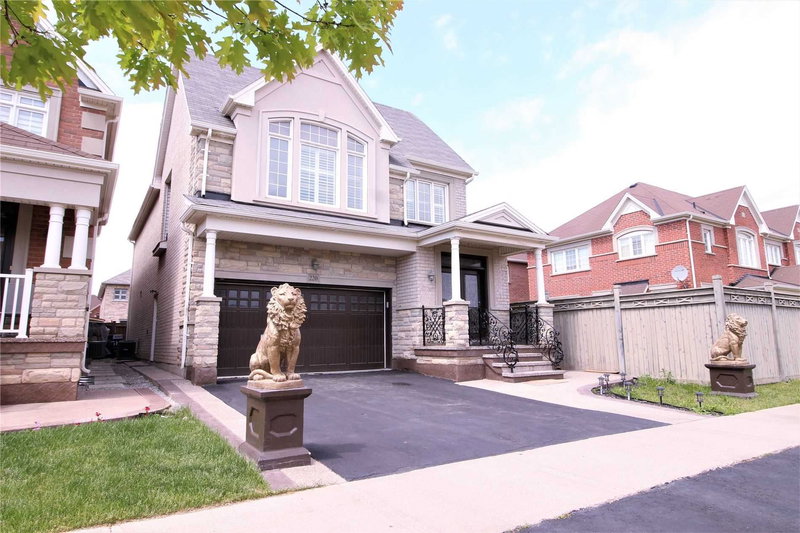 220 Castle Oaks Crossing, Brampton, L6P 3X2 | Image 3