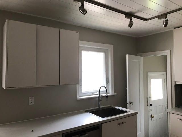 28 Inverleigh Dr, Toronto, M8Y3E3 | Image 2